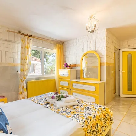 Paco's Luxury 32 Villa