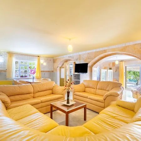 Villa Paco's Luxury 32 *