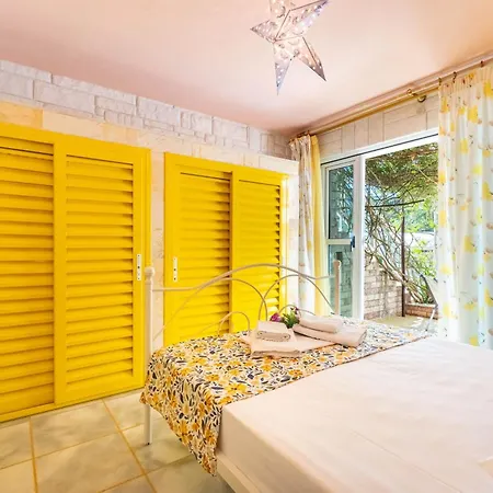 Villa Paco's Luxury 32 *
